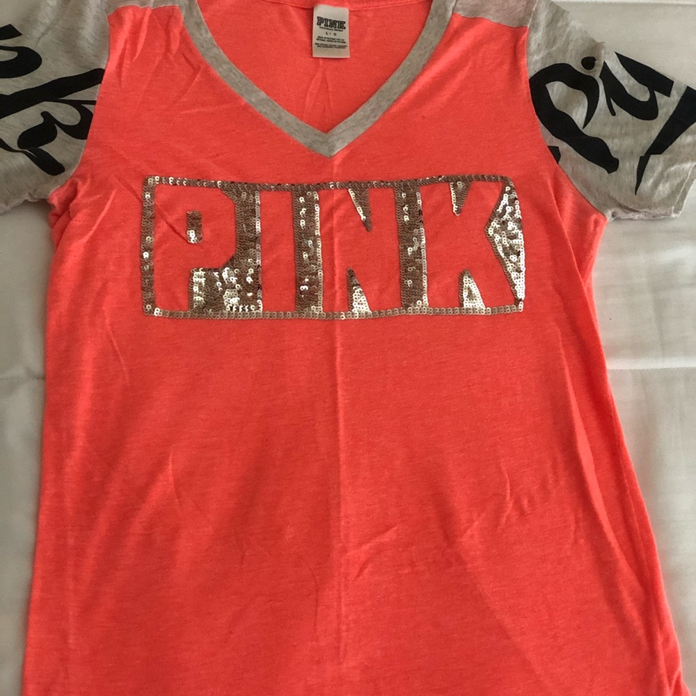 Women’s VS PINK shirt